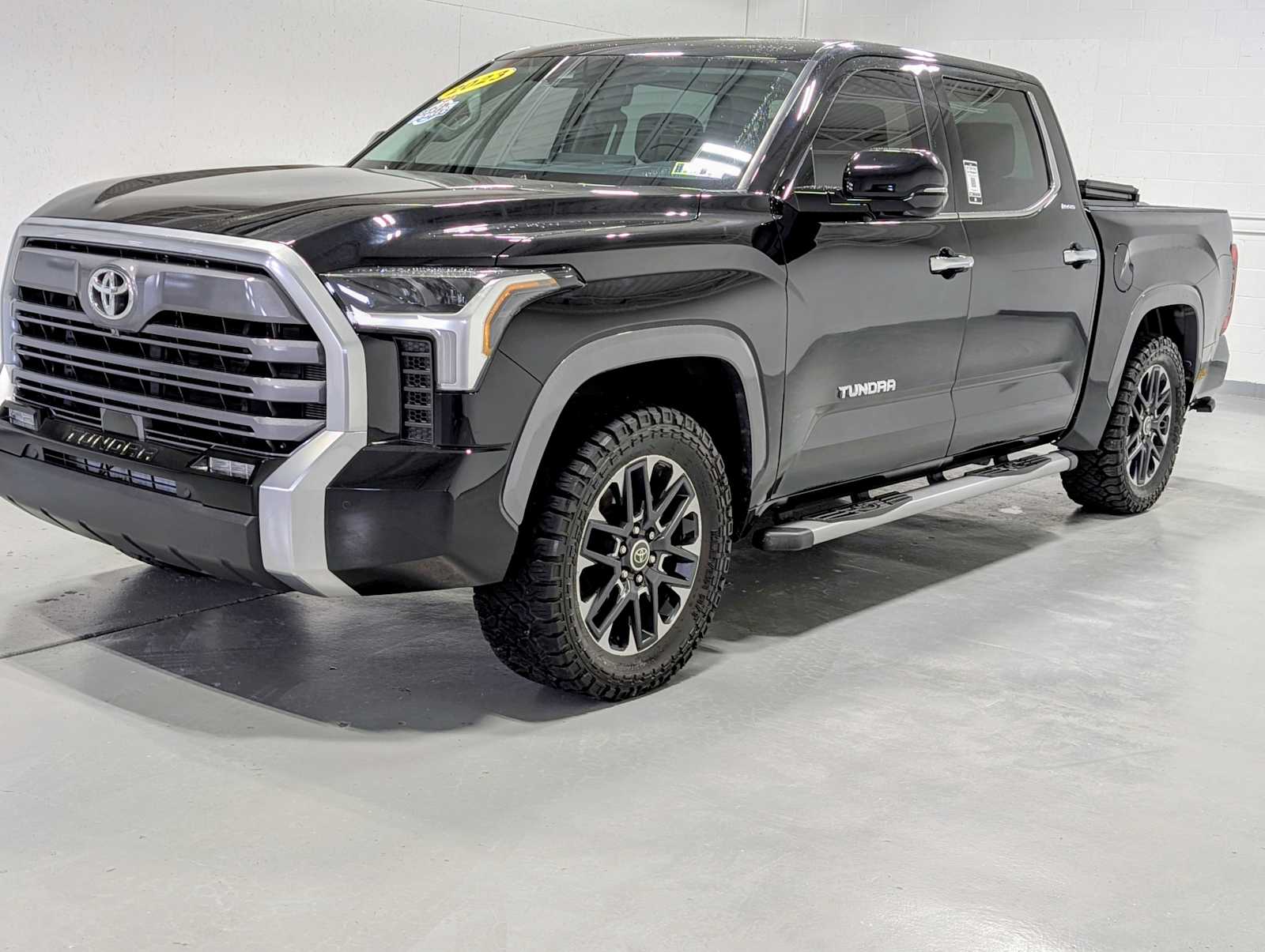 2023 Toyota Tundra Limited's photo