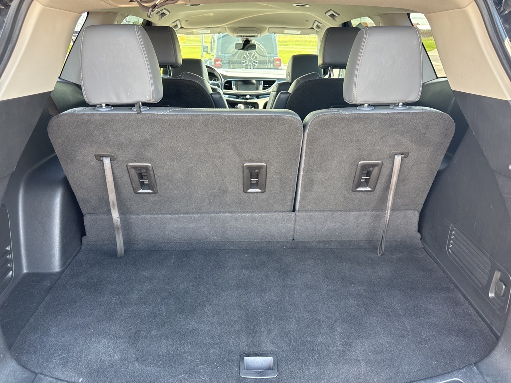 2021 Buick Enclave Essence photo 3