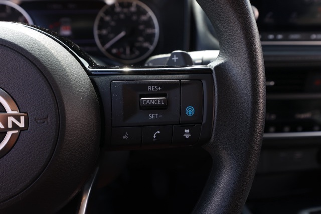 2023 Nissan Rogue SV photo 23