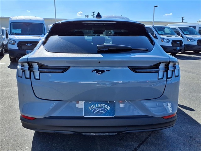 2025 Ford Mustang Mach-E Premium photo 3