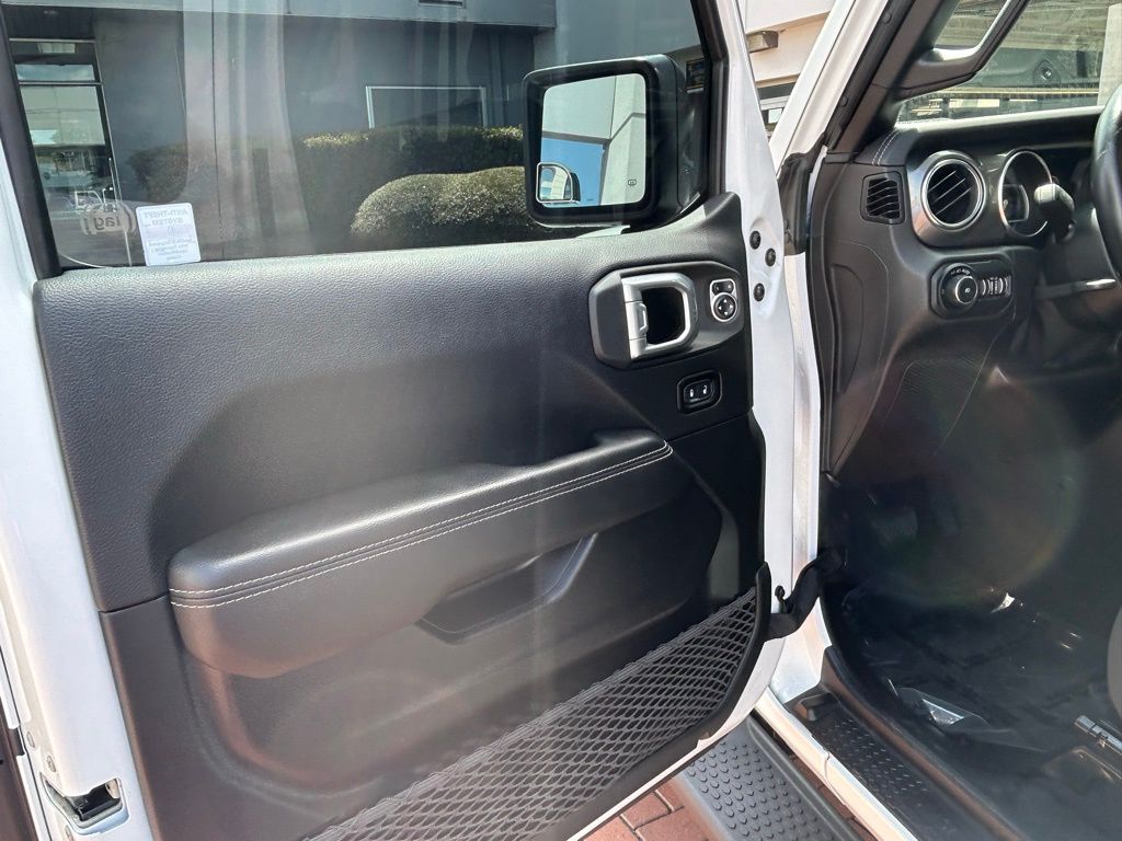 2021 Jeep Wrangler Unlimited Sahara photo 38