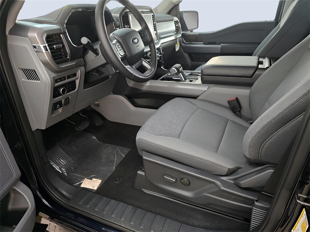 2024 Ford F-150 Lightning XLT photo 8