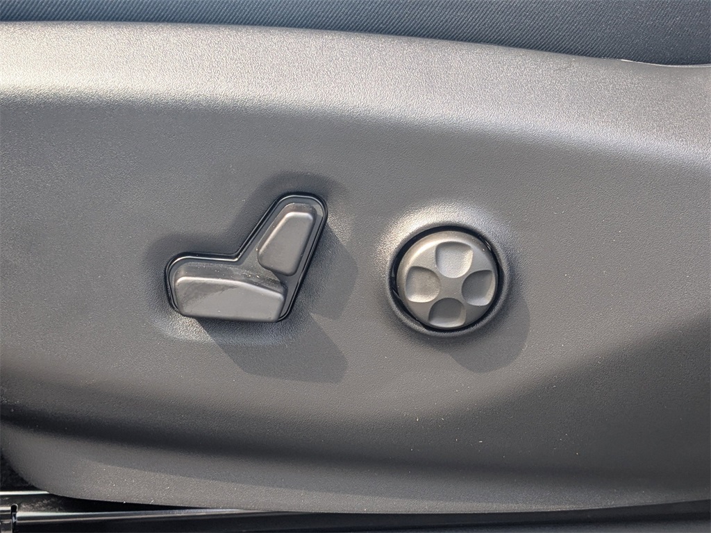 2026 Chrysler Pacifica Limited photo 17