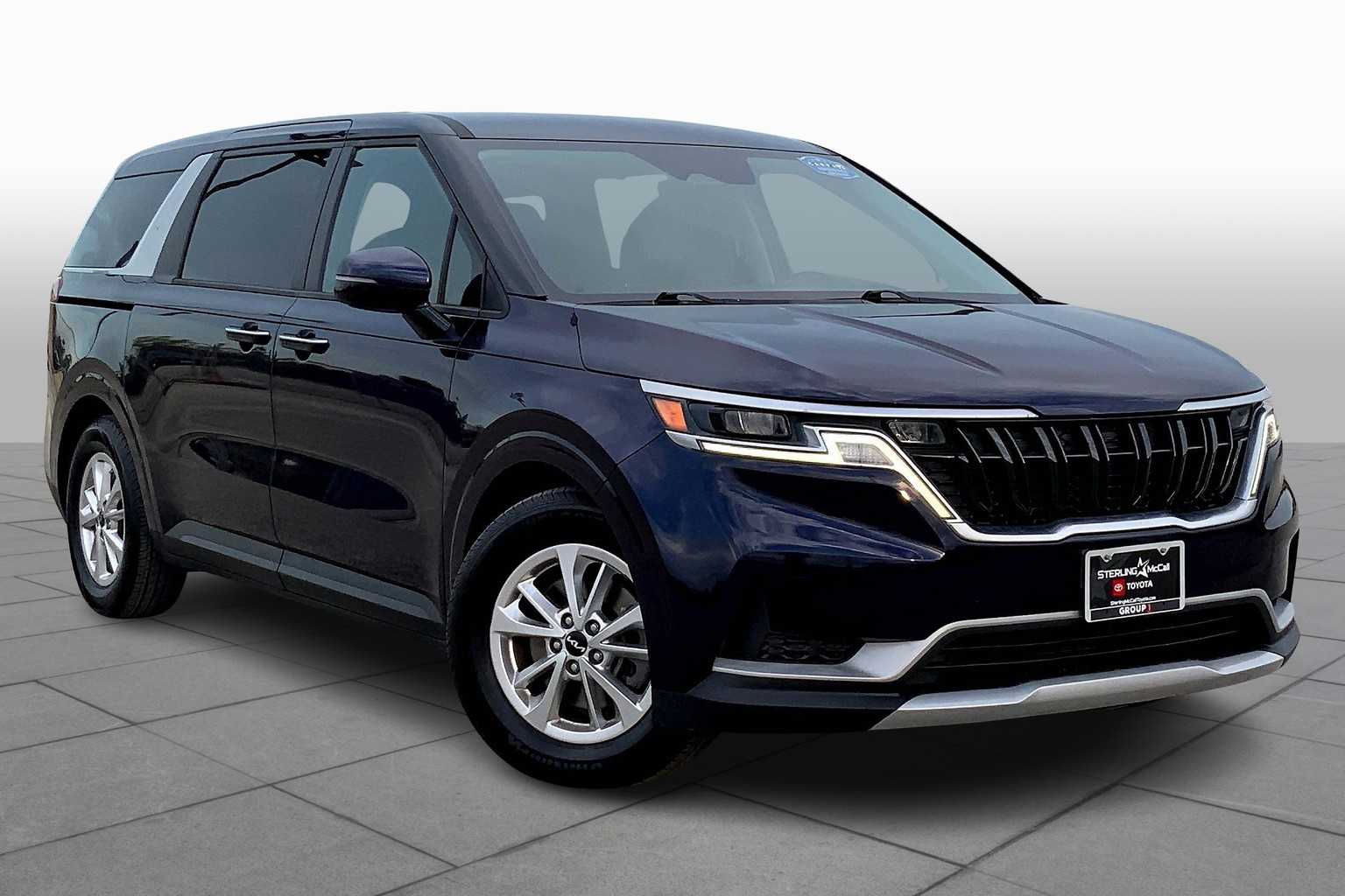 2022 Kia Carnival LXS photo 2