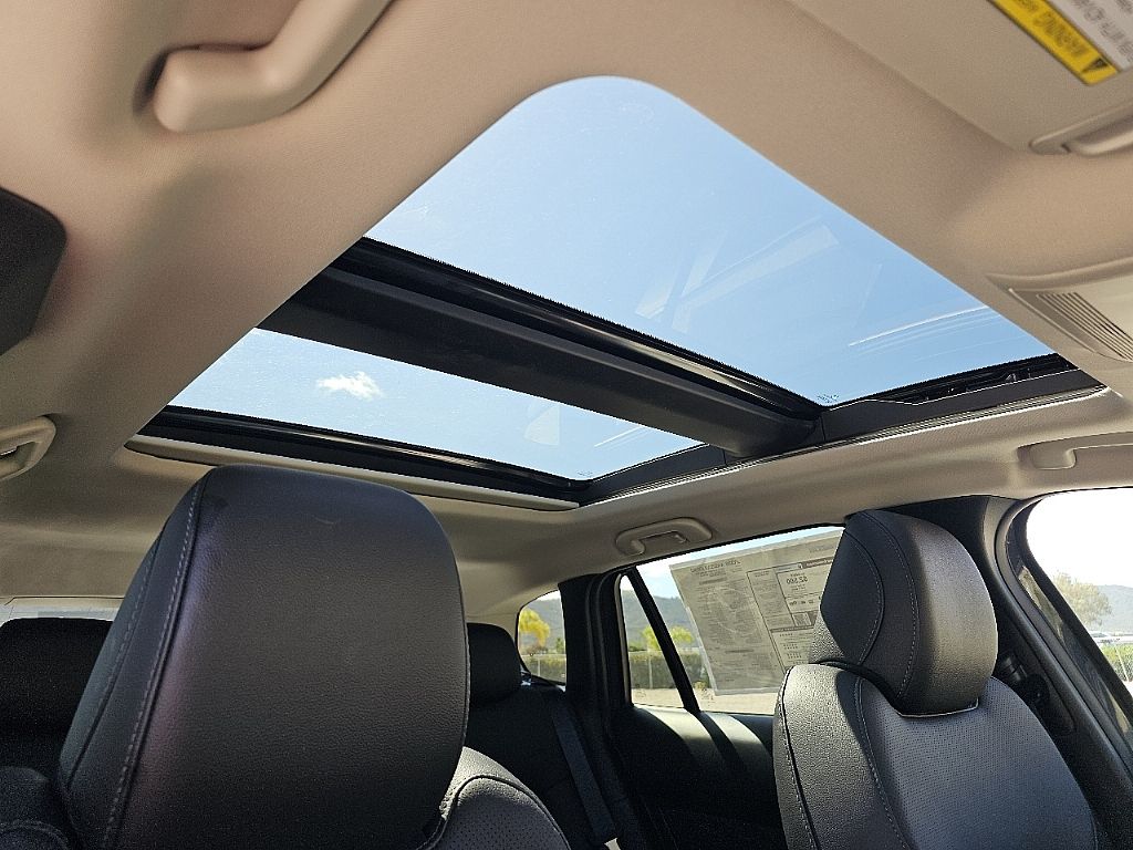 2025 Mazda CX-50 Premium Plus photo 4