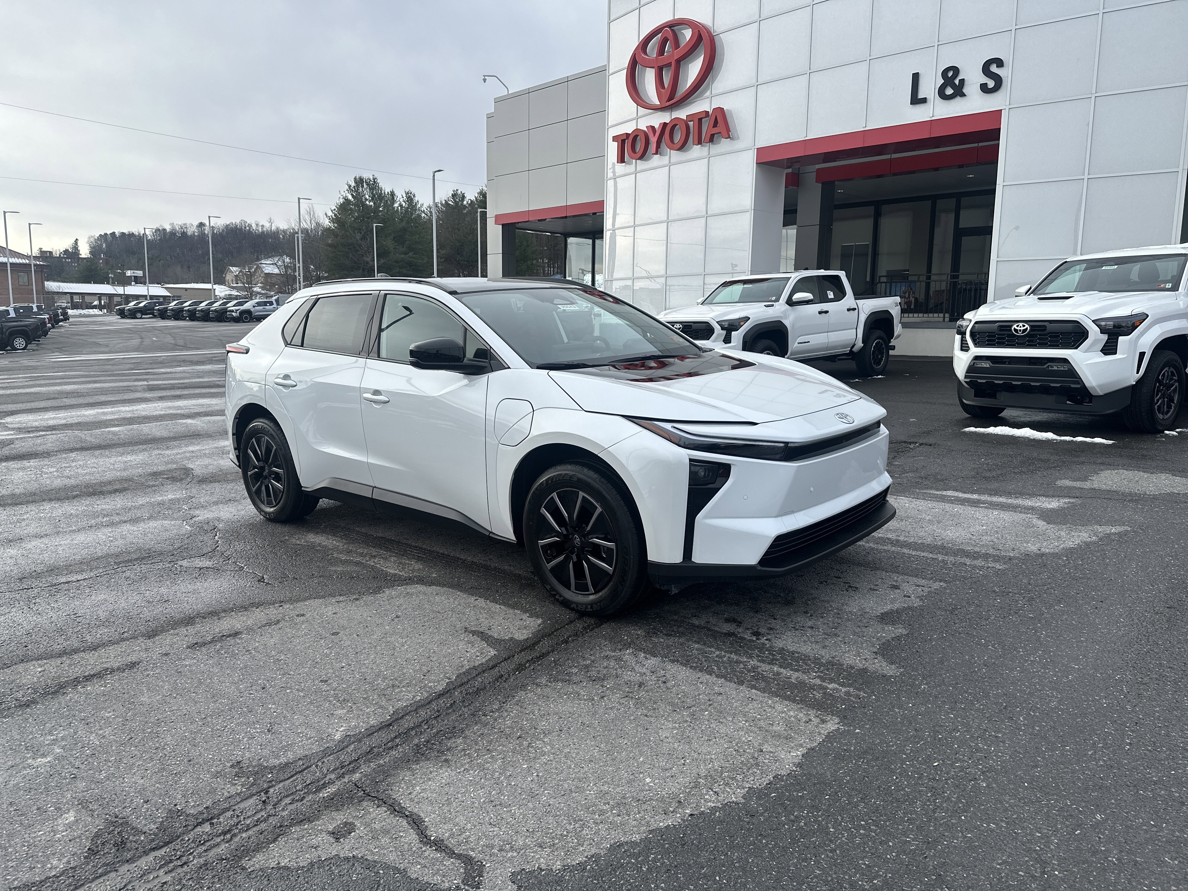 2026 Toyota bZ XLE's photo