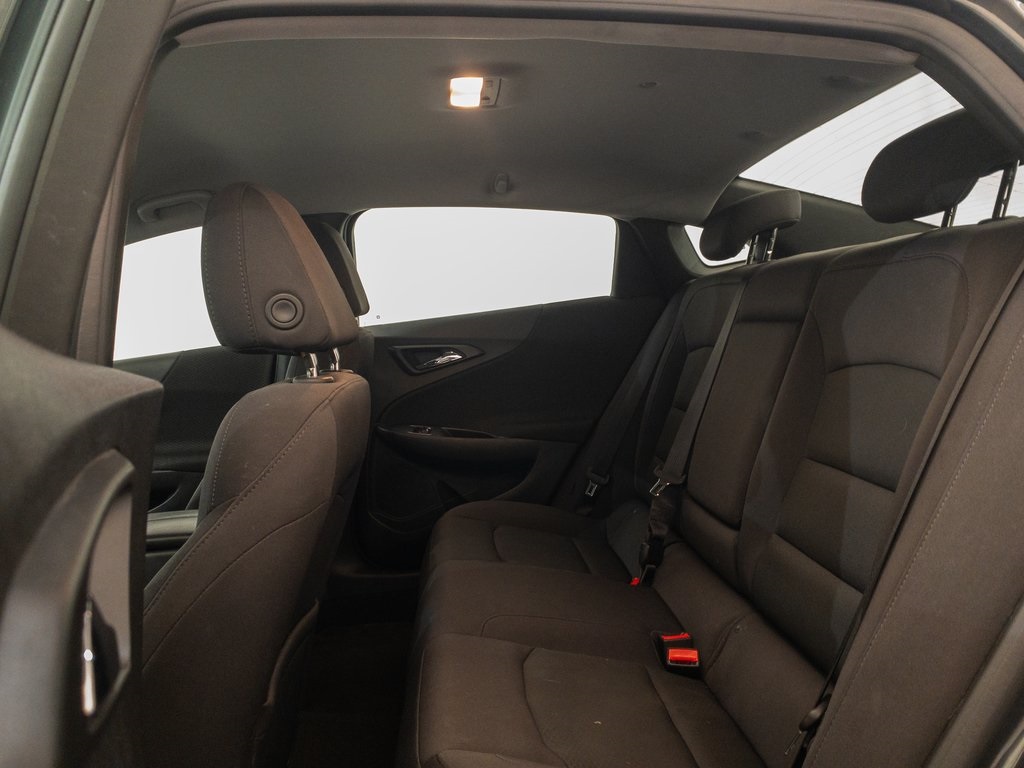 2017 Chevrolet Malibu 1LT photo 10