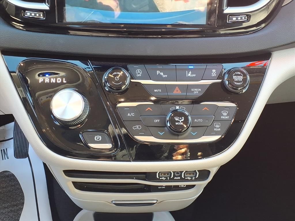 2022 CHRYSLER PACIFICA - Image 11