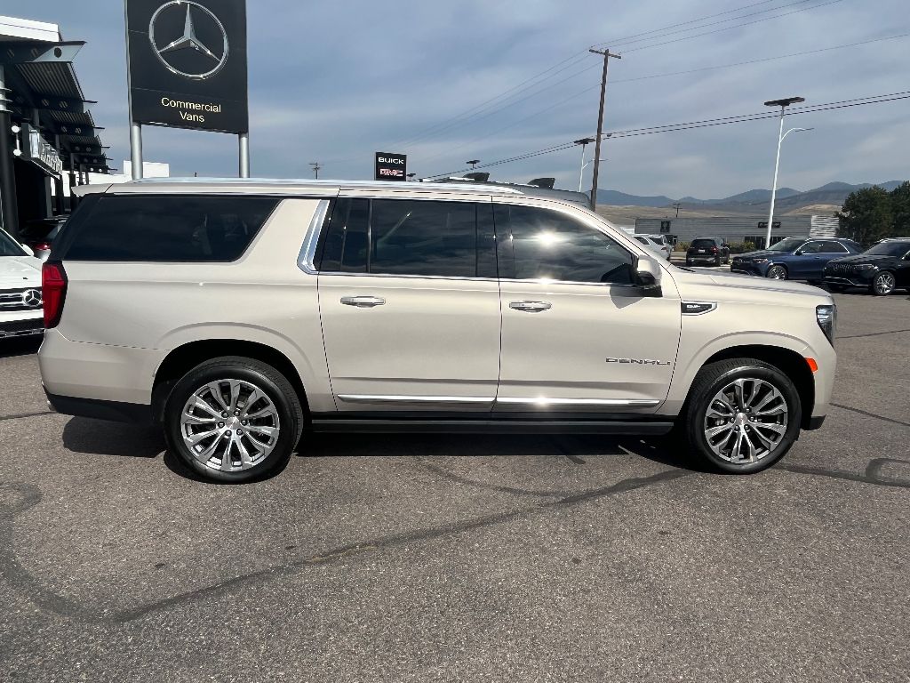 2021 Gmc Yukon XL Denali photo 2
