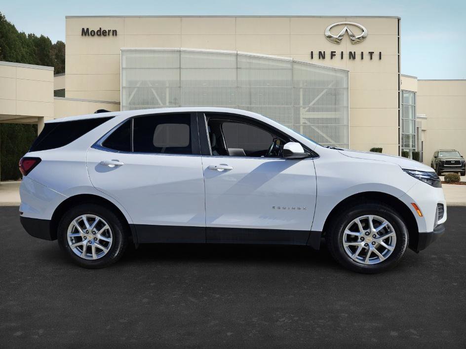 2023 Chevrolet Equinox LT photo 3