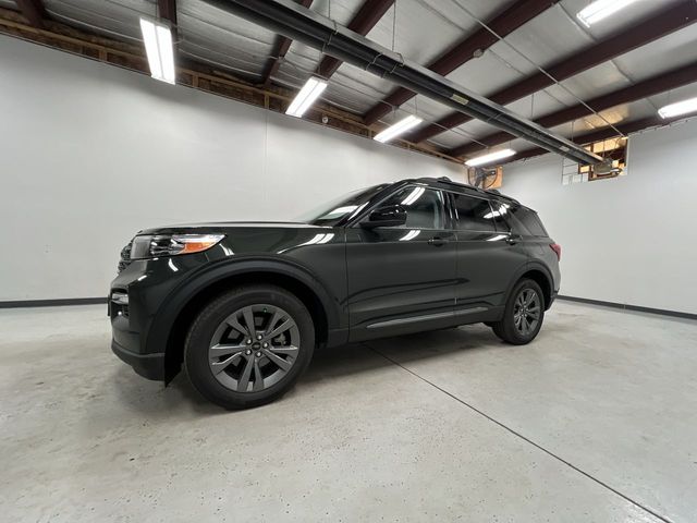 2023 Ford Explorer XLT photo 2