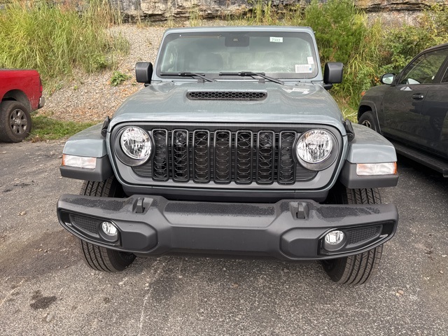 2025 Jeep Gladiator Sport S photo 2