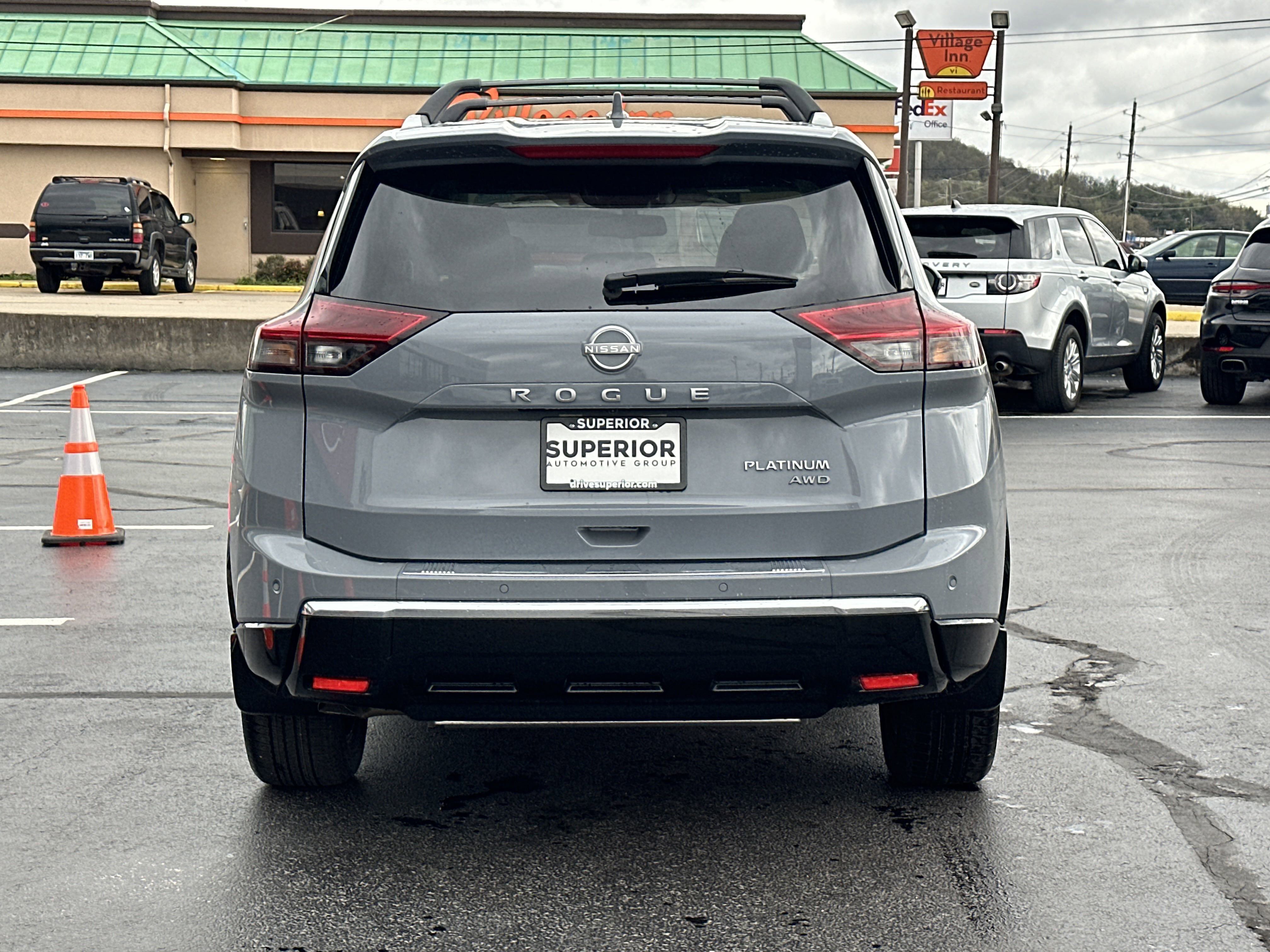 2025 Nissan Rogue Platinum photo 3