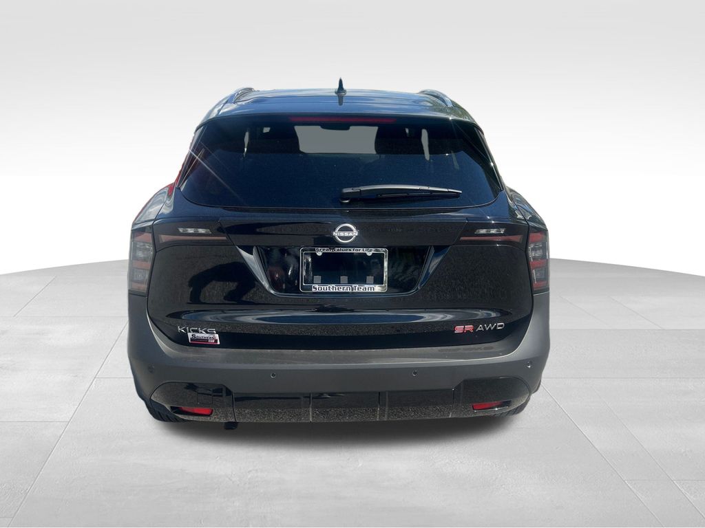 2025 Nissan Kicks SR photo 4