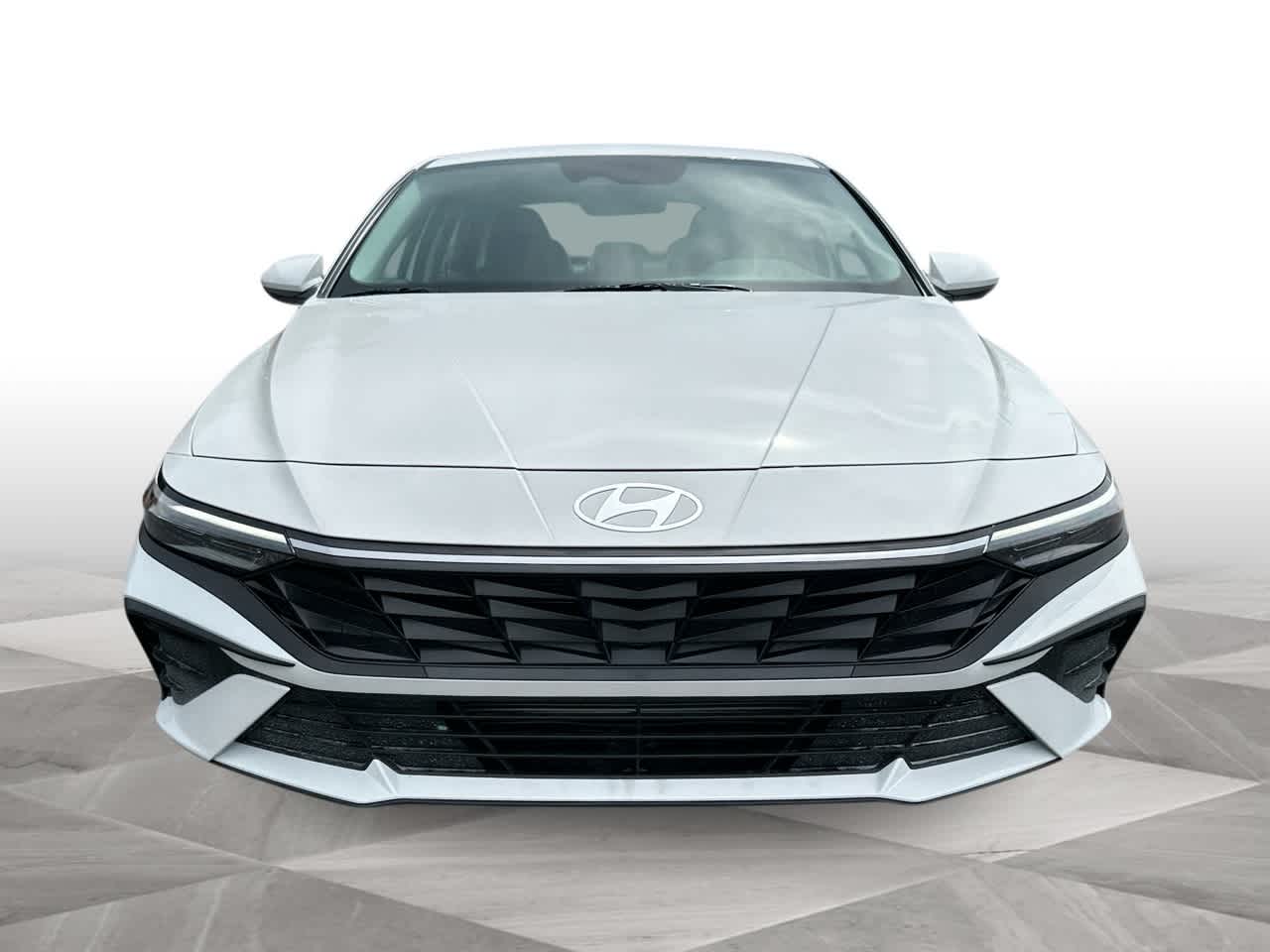 2025 Hyundai Elantra SE photo 3