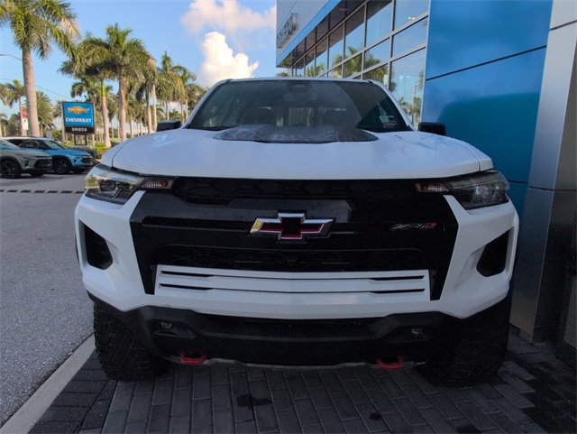 2026 Chevrolet Colorado ZR2 photo 3