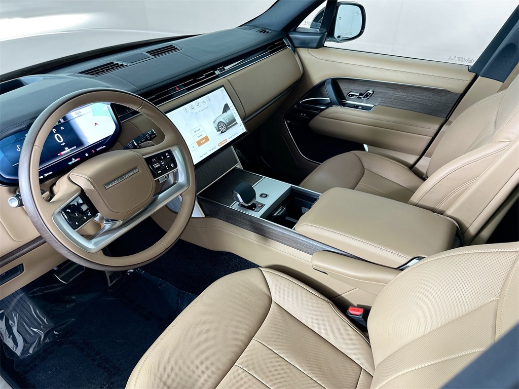 2025 Land Rover Range Rover SE photo 8