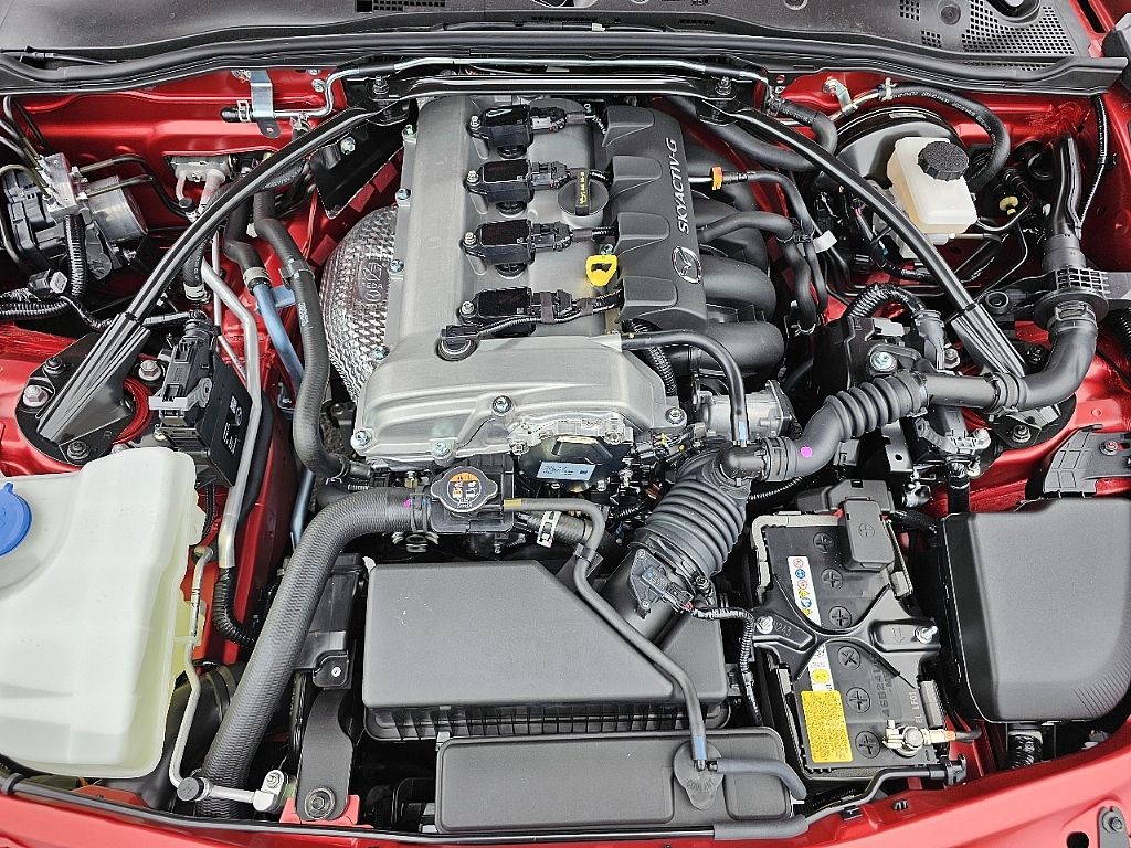 2025 Mazda MX-5 Miata Miata Grand Touring photo 9