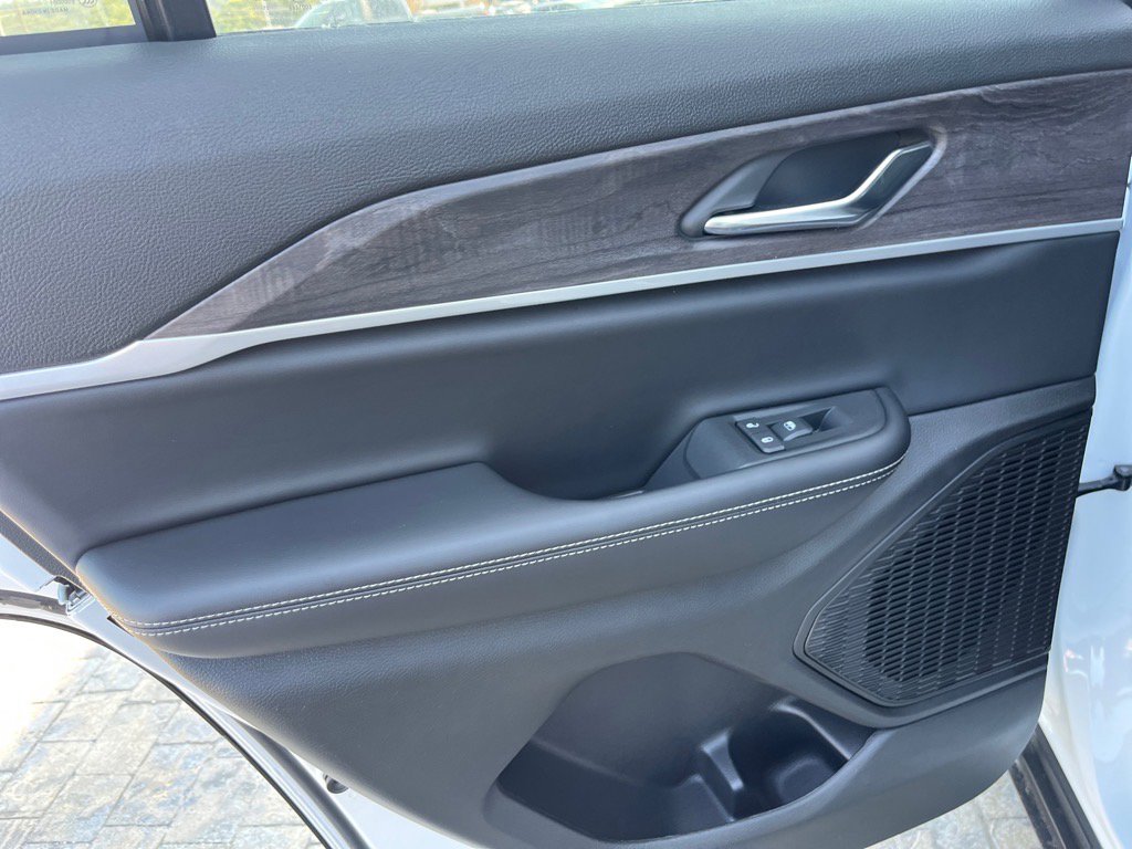 2025 Jeep Grand Cherokee Limited photo 11