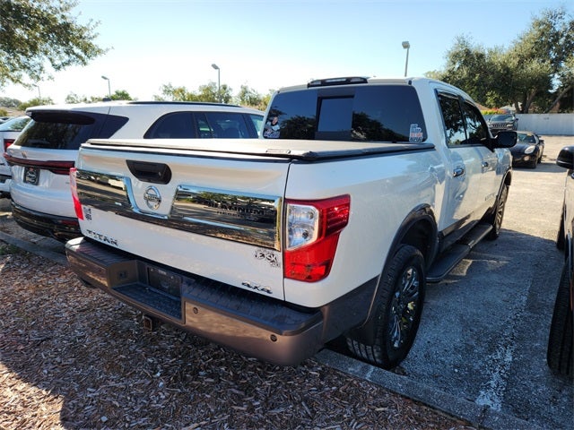 2019 Nissan Titan Platinum Reserve photo 4