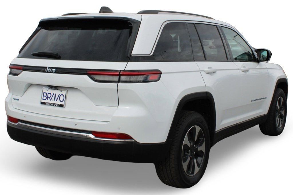 2024 Jeep Cherokee Limited 4xe photo 4