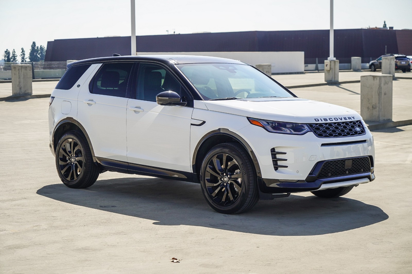 2024 Land Rover Discovery Sport Dynamic SE photo 3