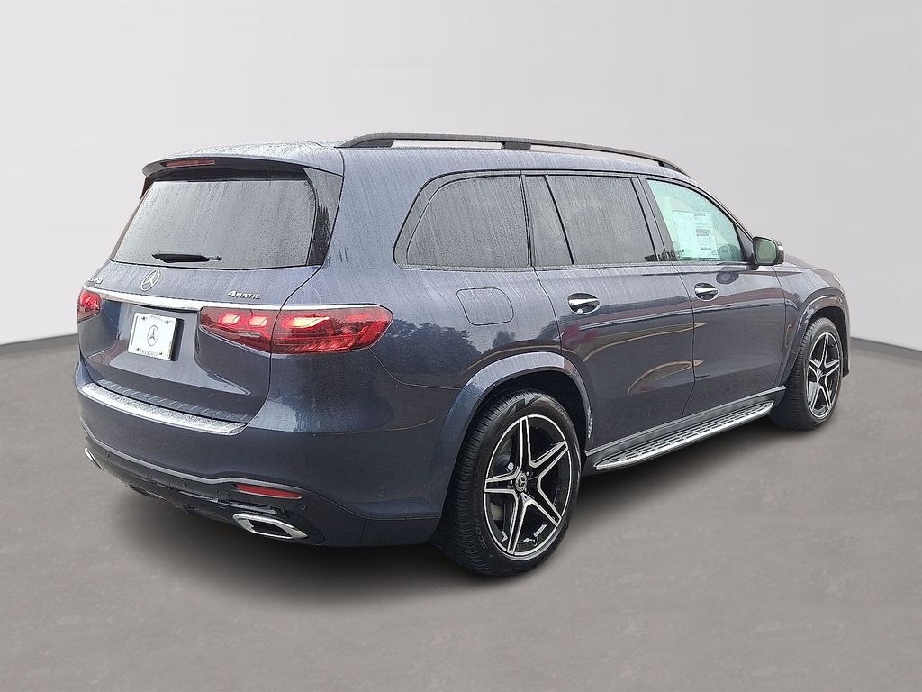 2026 Mercedes Benz GLS 450 4MATIC photo 2