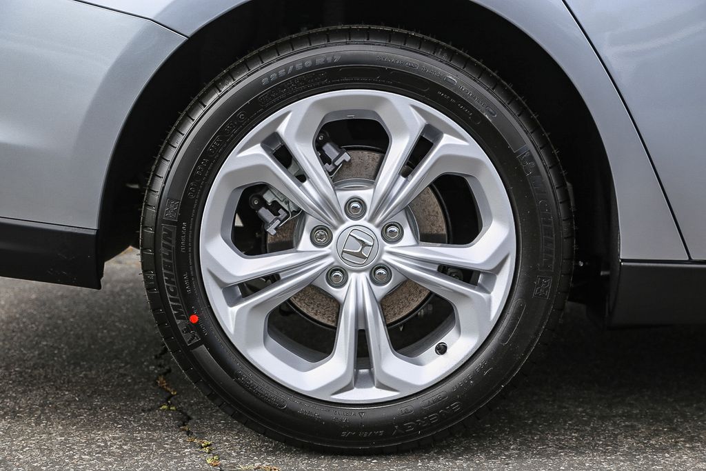 2025 Honda Accord LX photo 12