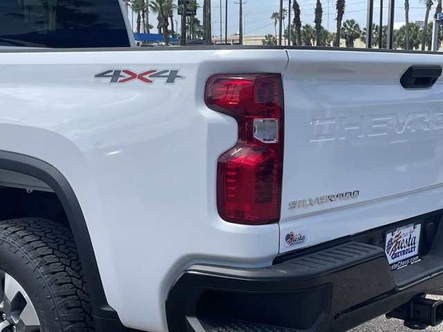 2026 Chevrolet Silverado 2500HD Custom photo 10