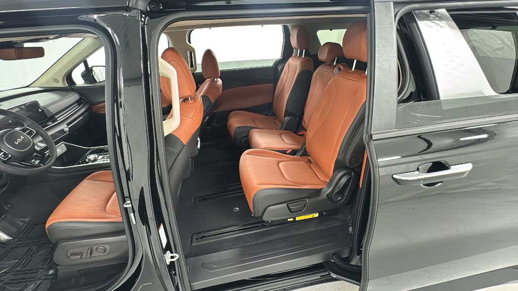 2026 Kia Carnival EX photo 15