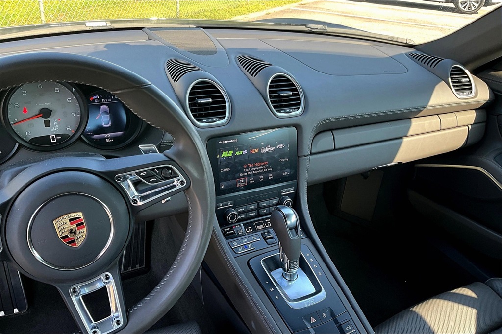 2025 Porsche Cayman S photo 9