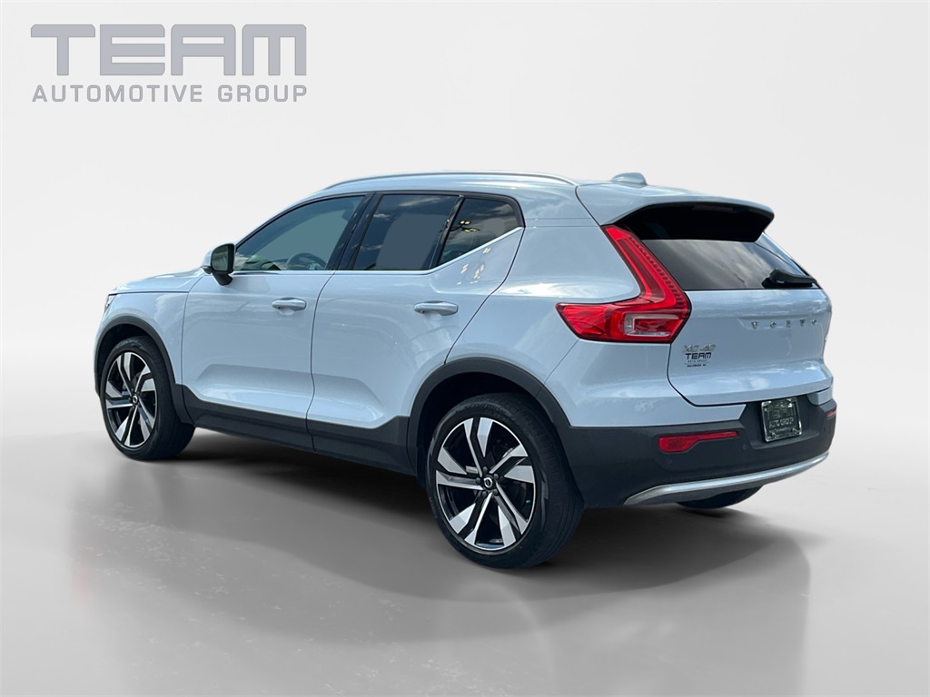 2024 Volvo XC40 Plus photo 5