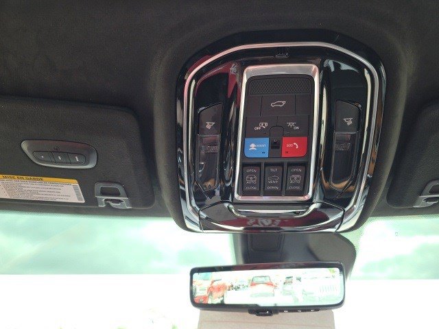 2022 Jeep Grand Cherokee Summit Reserve photo 26