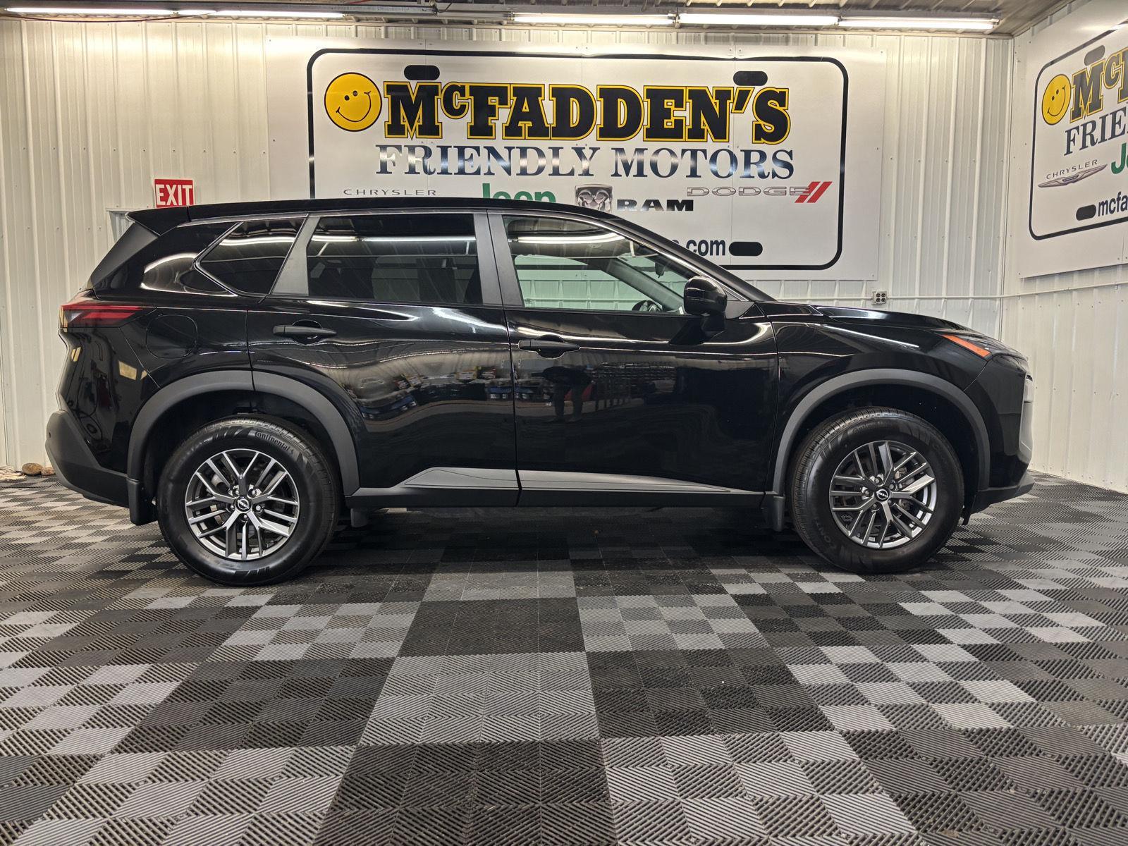 2022 Nissan Rogue S's photo