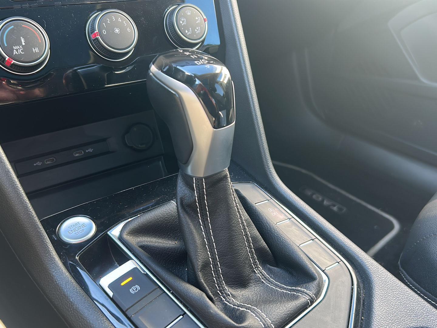 2023 Volkswagen Taos SE photo 14