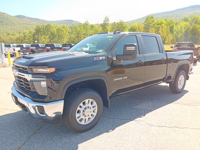 2025 Chevrolet Silverado 2500HD LT photo 3