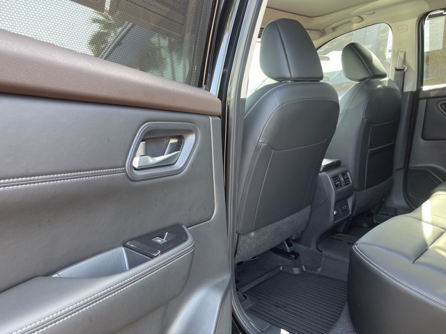 2023 Nissan Rogue SL photo 25