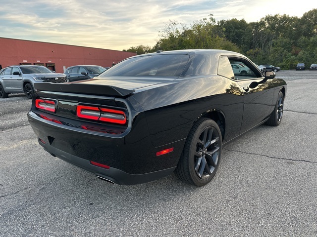 2023 Dodge Challenger SXT photo 4
