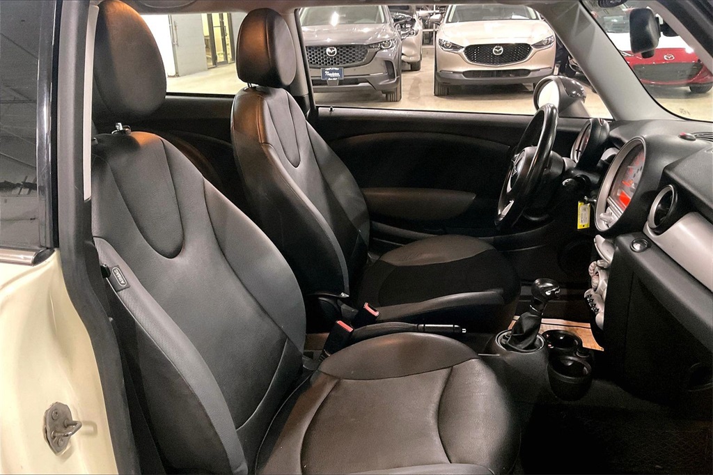 2010 MINI COOPER - Image 5