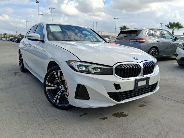 2024 BMW 3 Series 330i's photo