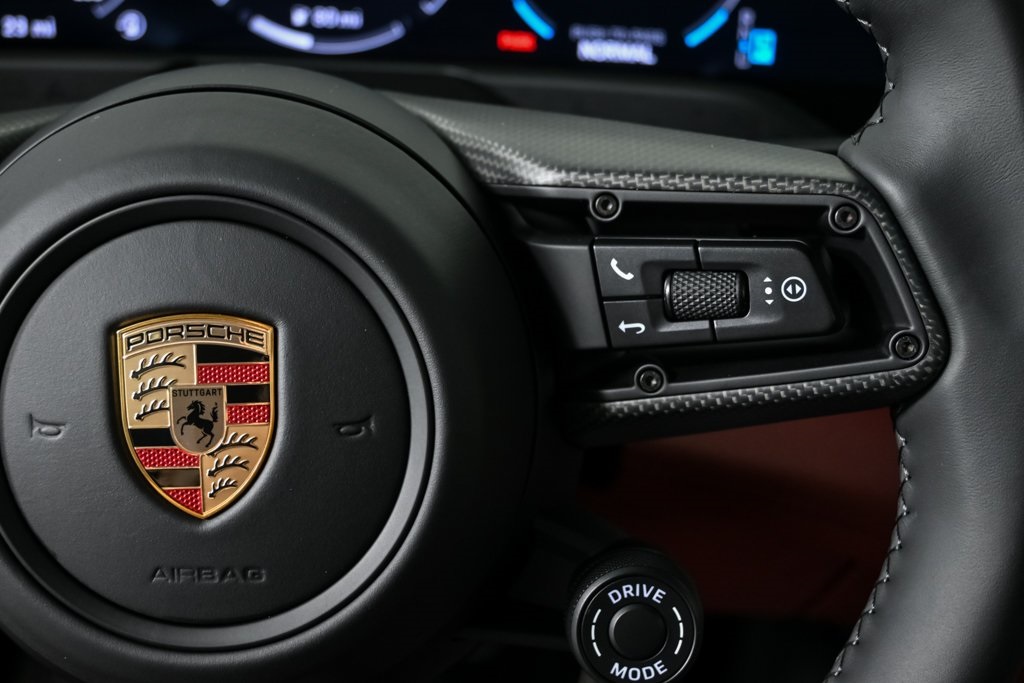2025 Porsche Taycan GTS photo 11