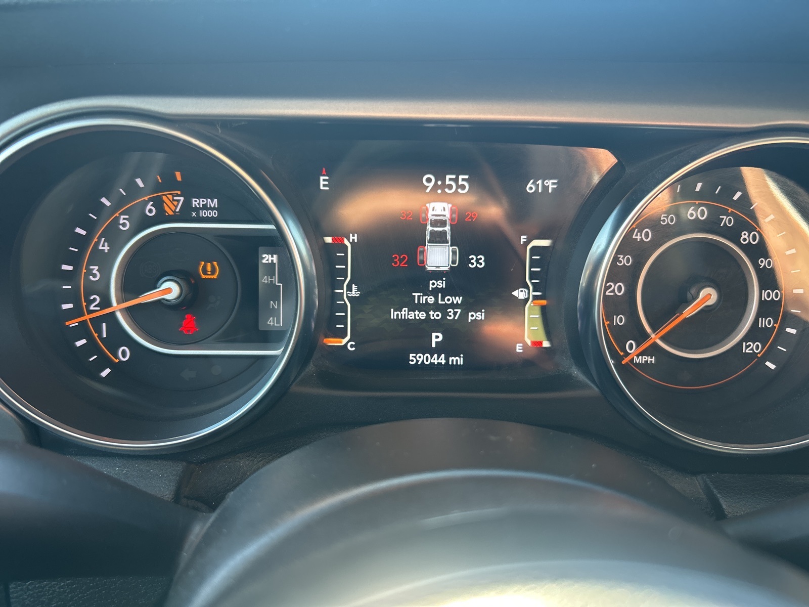 2021 Jeep Gladiator Willys photo 3