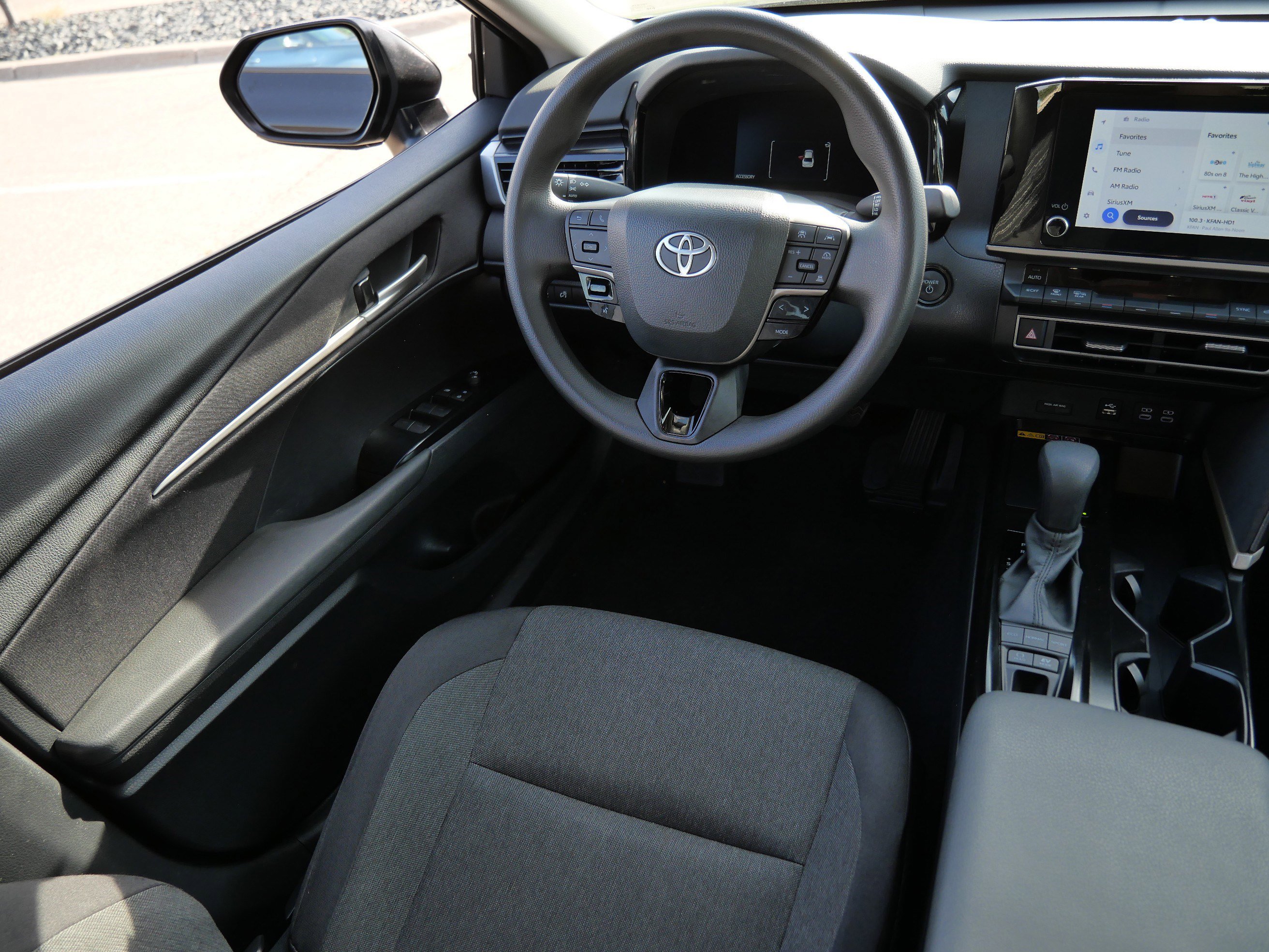 2025 Toyota Camry LE photo 9