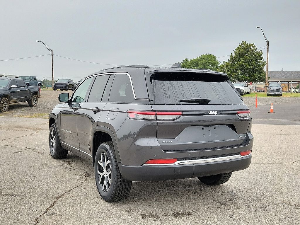 2025 Jeep Grand Cherokee Limited photo 4