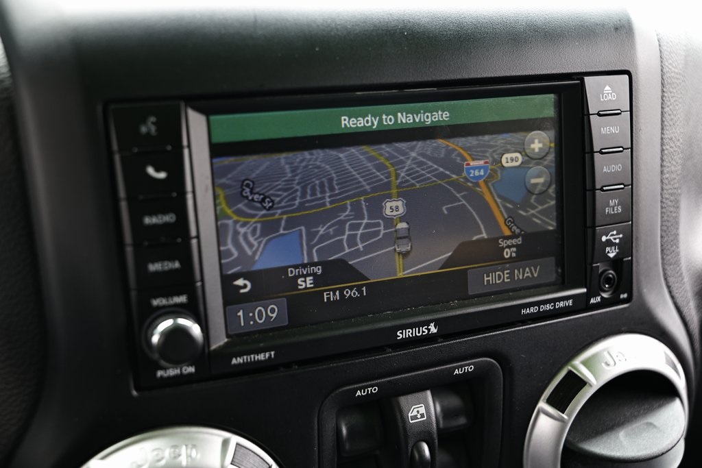 2013 Jeep Wrangler Unlimited Sahara photo 34