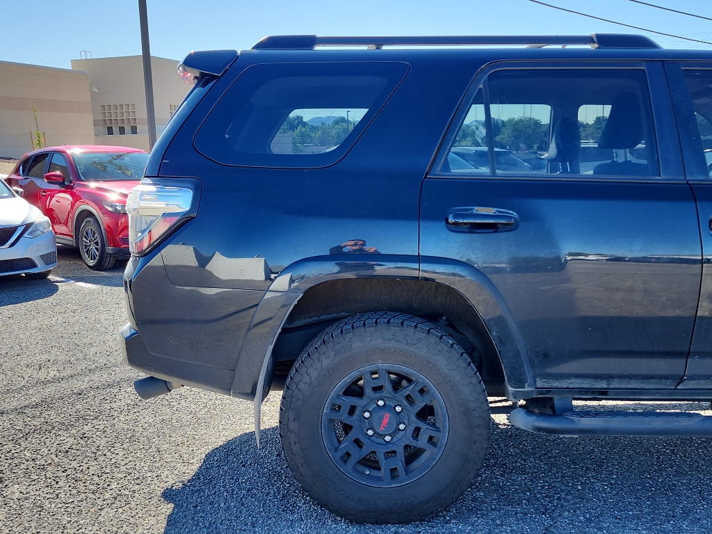2020 Toyota 4Runner SR5 Premium photo 5