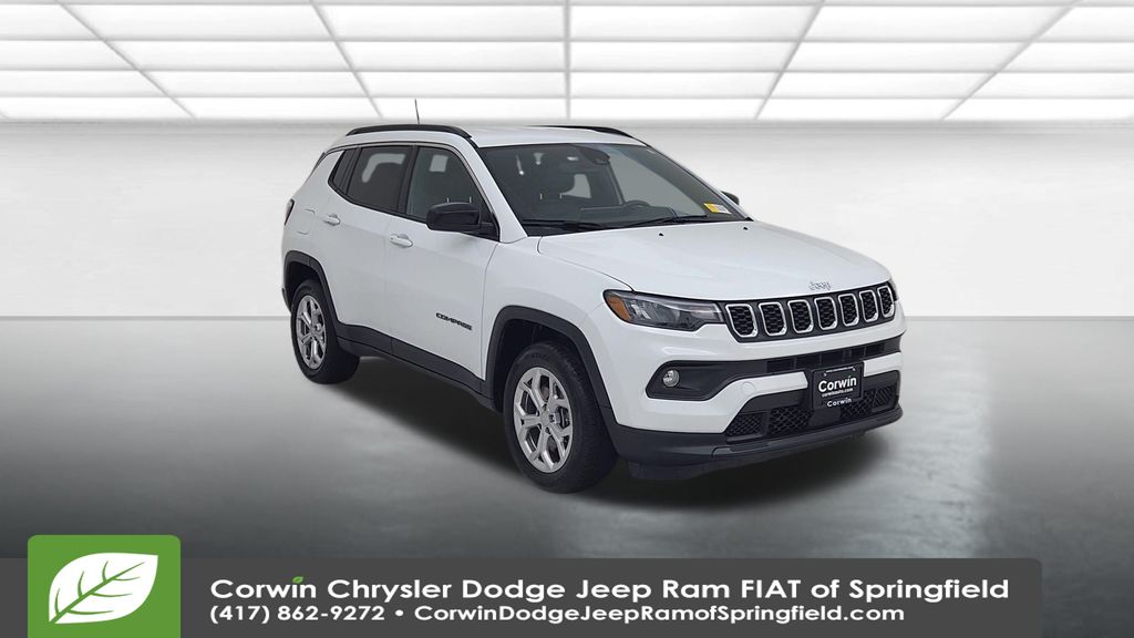 2024 Jeep Compass Latitude photo 3