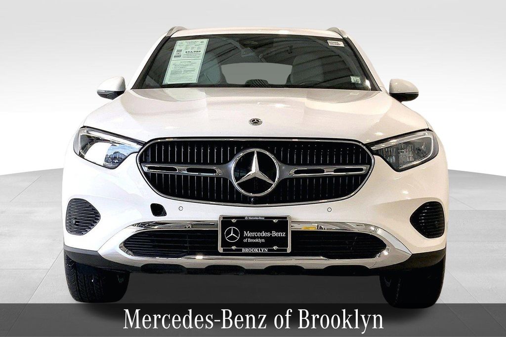 2025 Mercedes Benz GLC 300 4MATIC photo 3