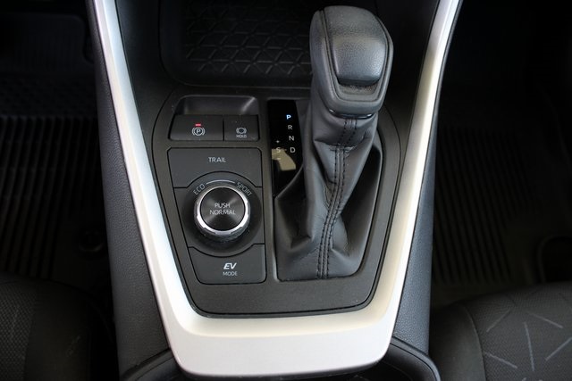 2024 Toyota RAV4 Hybrid XLE photo 26