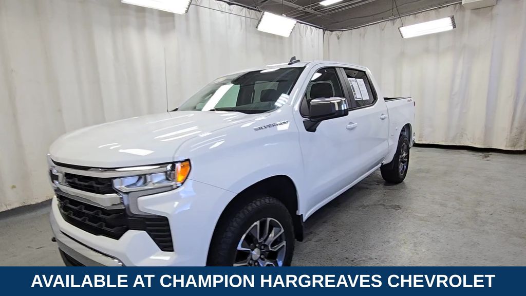 2024 Chevrolet Silverado 1500 LT photo 2